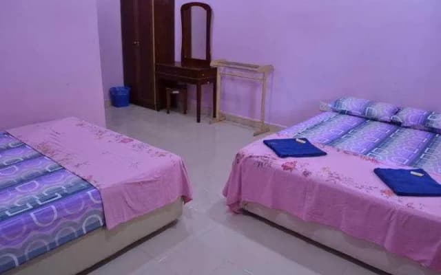 Tanjung Malie Beach Motel - photo 5