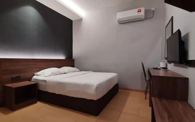Lumut Hotel - photo 3
