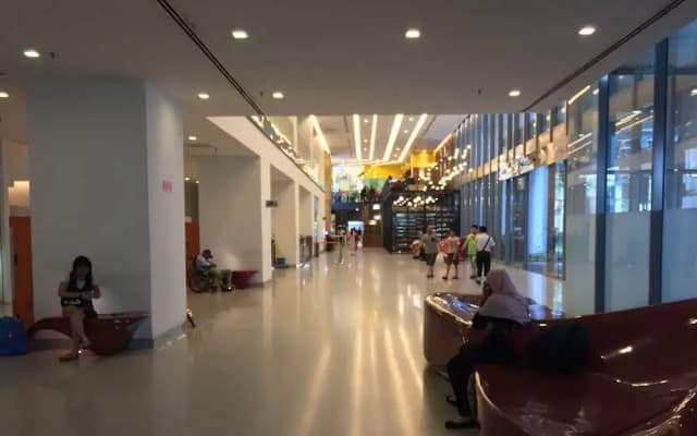 Mercu Summer Suites Freluxe Homestay - photo 2