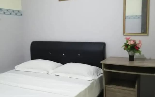 Beautiful Double Room With Ac in Kuching Center - photo 3