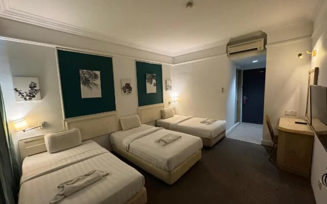 Hotel DeLeeton - photo 5