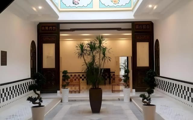 Heeren Palm Suites - photo 2