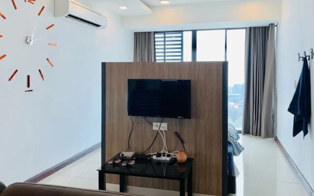 D'wharf Residence PD Waterfront Family Deluxe Suite by AirPlan - photo 5