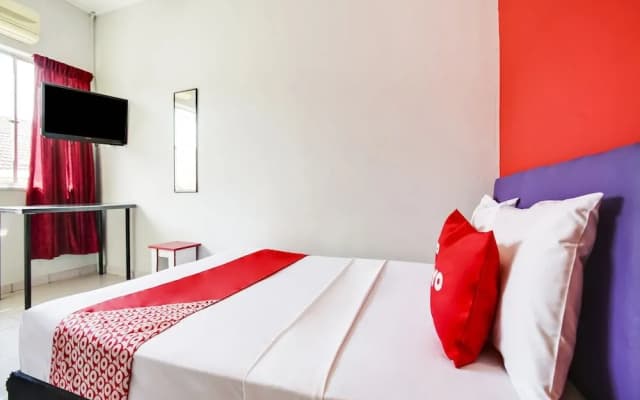 OYO 89615 T Family Hotel - photo 3