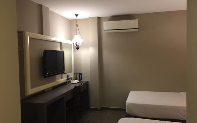 The Grand Jade Hotel - photo 4