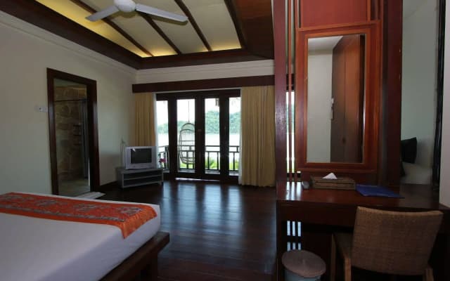 Gem Island Resort & Spa - photo 2