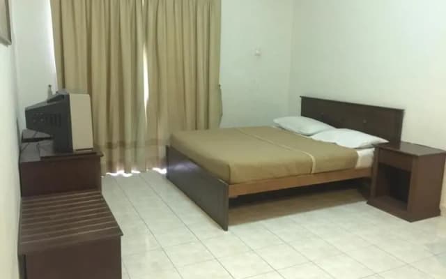 OYO 90301Suria Serv.Aptos@Bukit Merak Laketown Res - photo 2