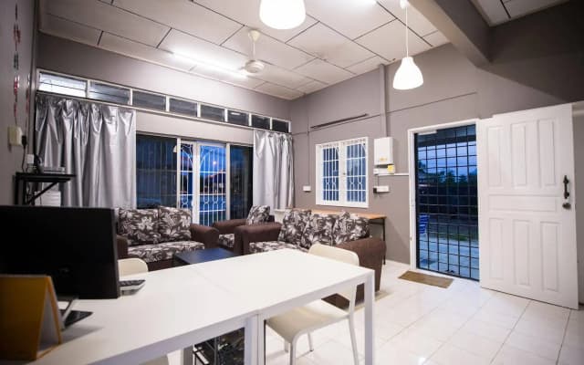 Kemaman Lodge & Cafe - photo 4