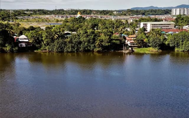 Jeff and Ricky Homestay Kuching Riverine - photo 5