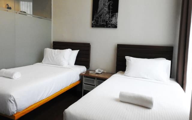 The Riverbank Hotel - photo 4