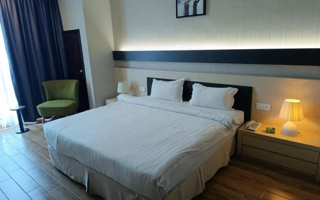 Lintas Platinum Hotel - photo 3