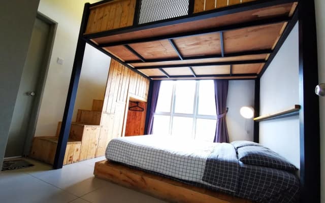 The Woodz Thematic Homestay - photo 2