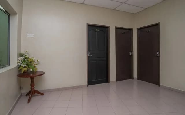 OYO 90576 Holiday Dive Inn - photo 5