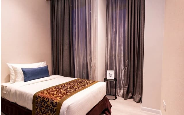 Expressionz Professional Suites by KL101 - photo 4