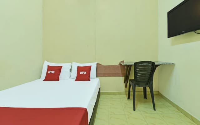 OYO 90702 Empire Inn 1 - photo 2