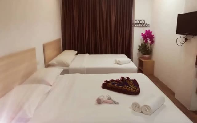 N City Hotel - photo 4