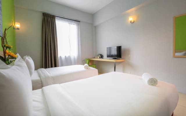 Temasek Hotel - photo 5