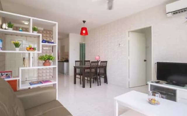 Taman Kristal Apartment - photo 2
