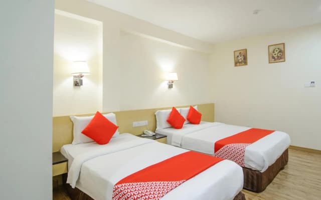 OYO 371 Grand Eastern Hotel - photo 4