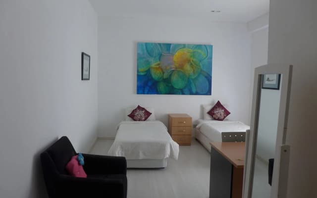 Wesberly Apartments - photo 3
