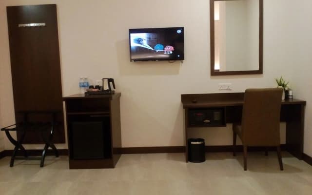 Sunrise Hotel - photo 5