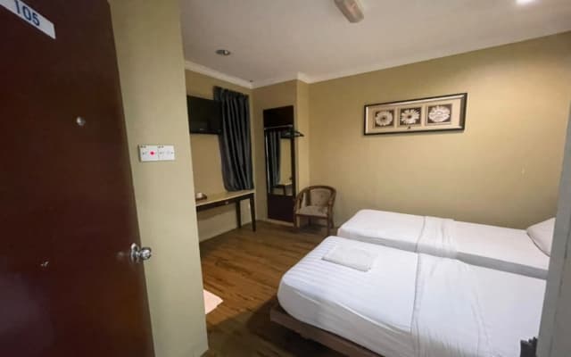 Perdana Hotel - photo 3