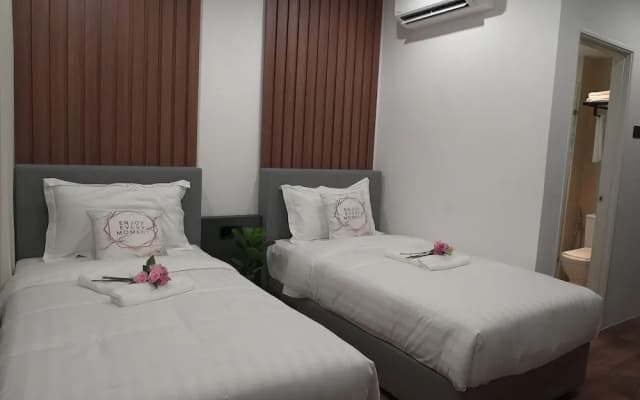 Regatta Suites Kuching - photo 2