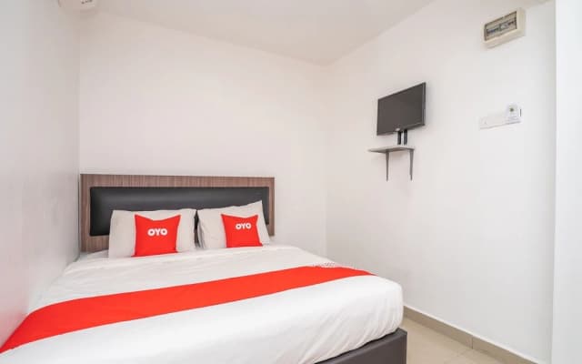 VRM Hotel by OYO Rooms - photo 5
