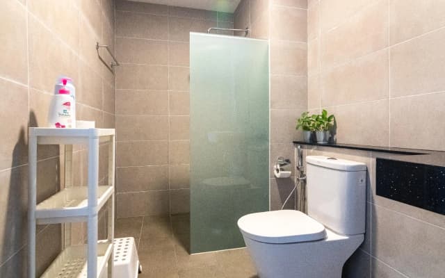 Central Georgetown Condo 3BR by ALV Suites, B25-5 - photo 5