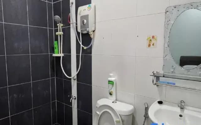 Mem's Homestay Haziiq Jaya - photo 4