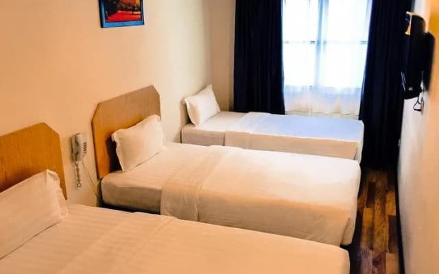 OYO 89945 Marine Bay Hotel - photo 4