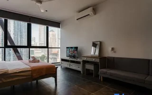 Scarletz KLCC @ Apartments By Gravity 【6mins Kuala Lumpur Tower（KL Tower） + Rooftop Infnity pool】 - photo 4