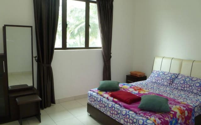 Indah Alam Vacation Home - photo 3