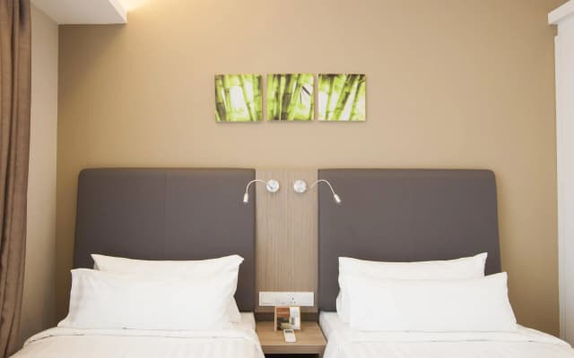 Sunday Hotel Near Petronas Twin Tower (Formerly Suasana Suites) - photo 2