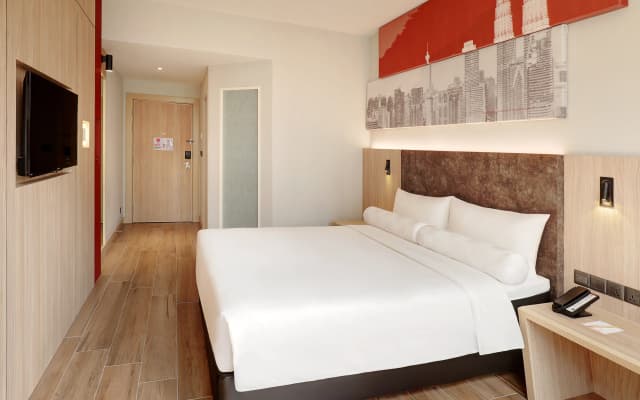 Ibis Kuala Lumpur City Centre Hotel - photo 4