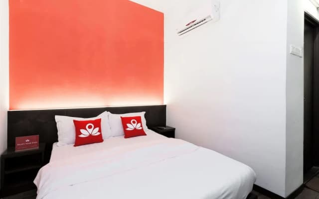 ZEN Rooms Basic Near KTM Sentul - photo 2