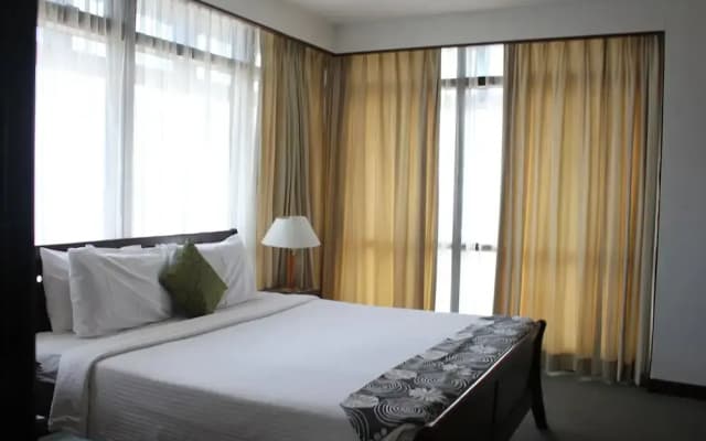 Alpha Service Suites at Times Square - photo 3