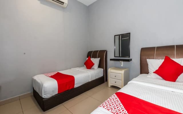 Ho Hotel by OYO Rooms - photo 3