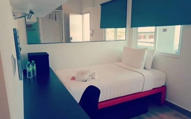Tune Hotel KLIA Aeropolis - photo 5