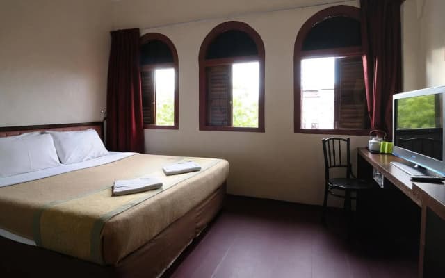 Red Inn Court - Hostel - photo 4