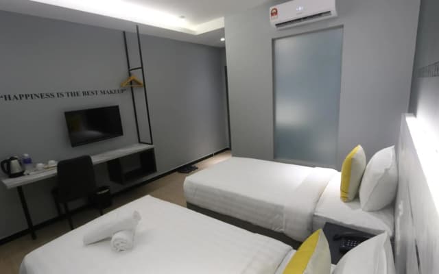 Hotel 99 Sepang Klia - photo 4