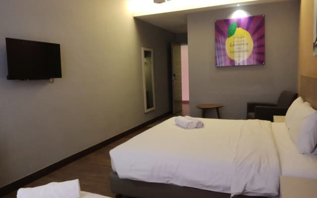 Lemon8 Hotel Apartment - photo 5