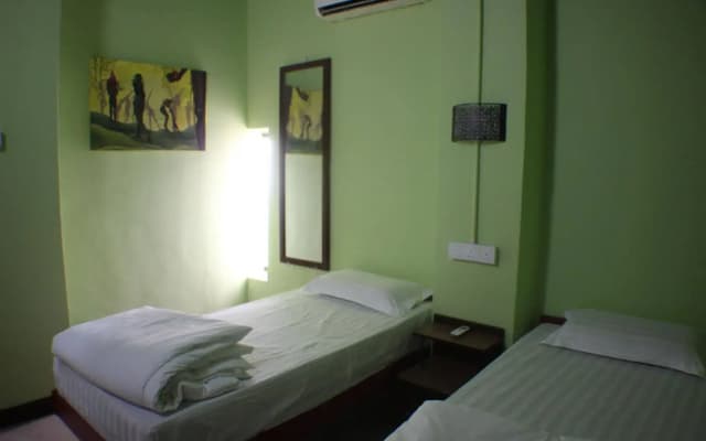 Birdnest Collective Cafe & Guesthouse - photo 5