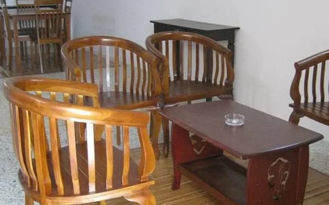 Putra Putri Lodge - photo 4