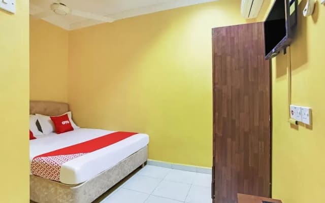 OYO 89406 Lucky Budget Hotel - photo 5