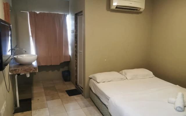 Hotel New Town Klang - photo 4