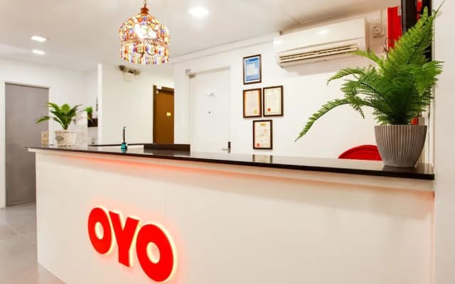 988 Hotel by OYO Rooms - photo 2