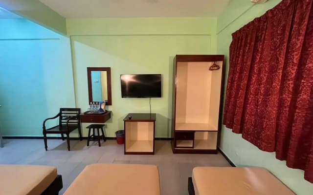 Collection O Analisa Beach Resort - photo 3