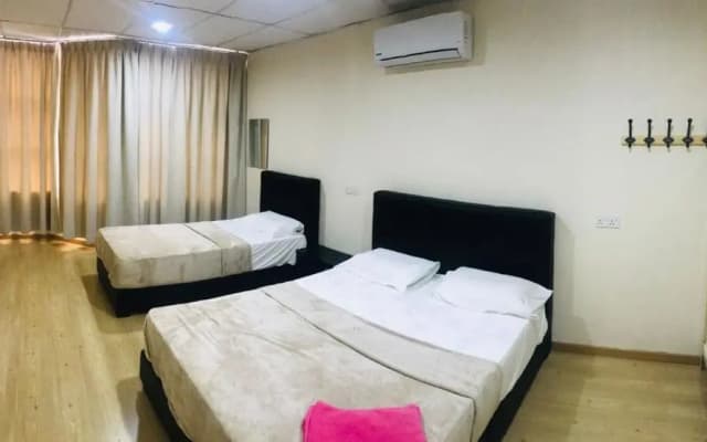 Pak Long Shoplot Homestay 2 - photo 5