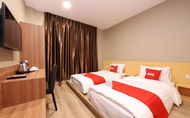 HOTEL 101 Ulu Tiram - photo 2